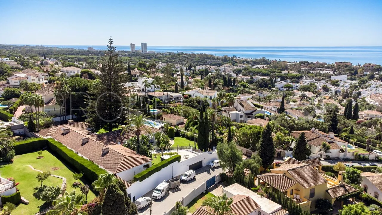 Elviria, villa en venta de 8 dormitorios