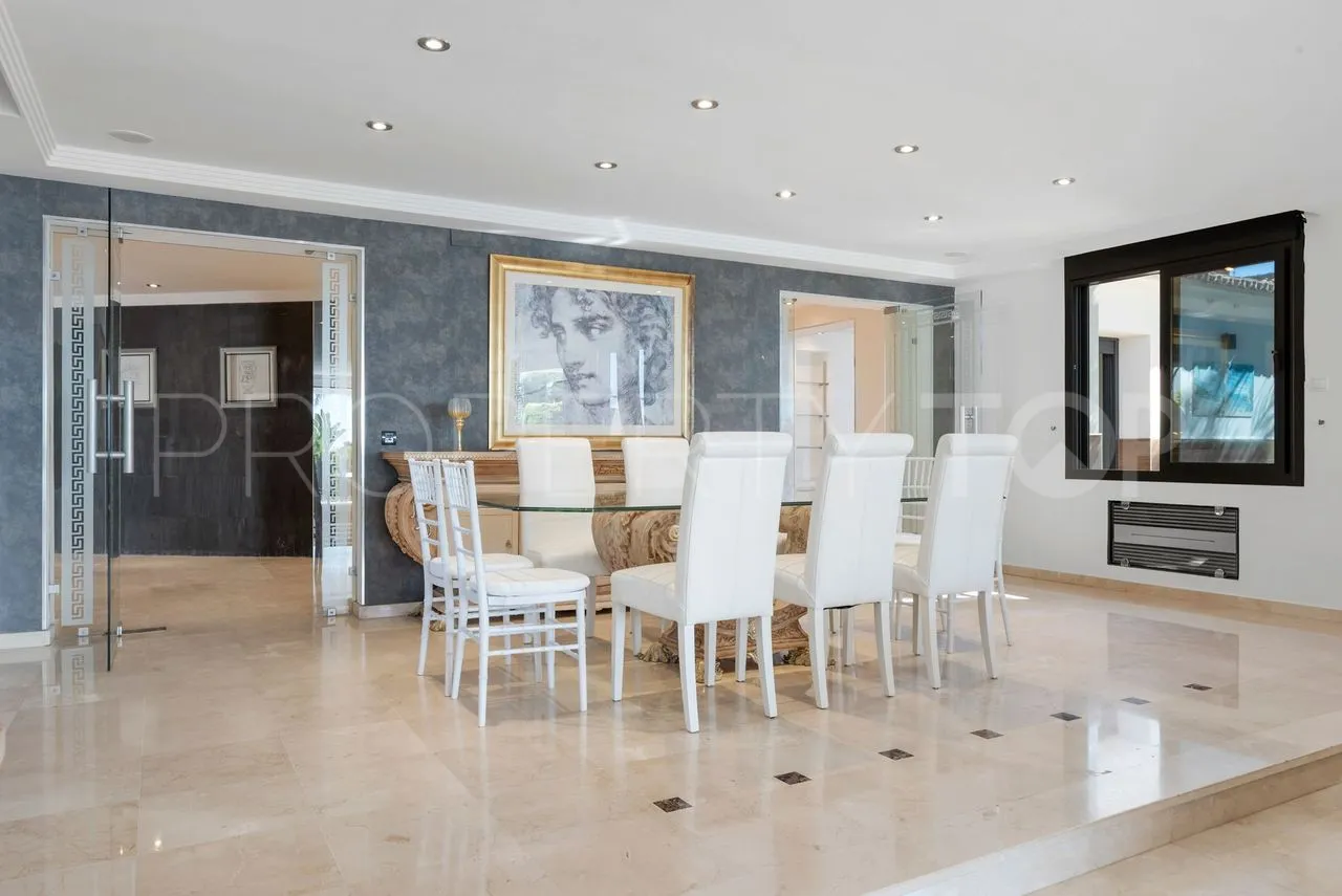 Elviria, villa en venta de 8 dormitorios