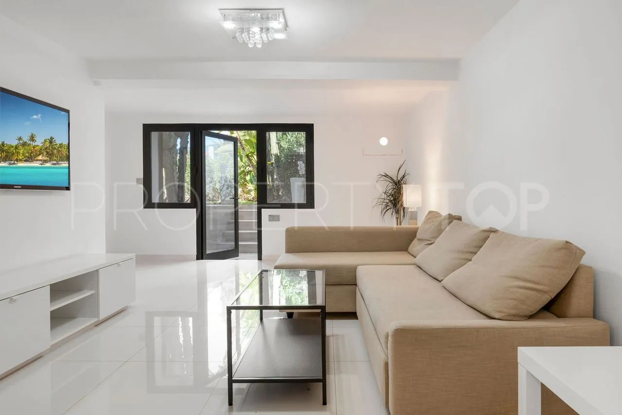 Elviria, villa en venta de 8 dormitorios