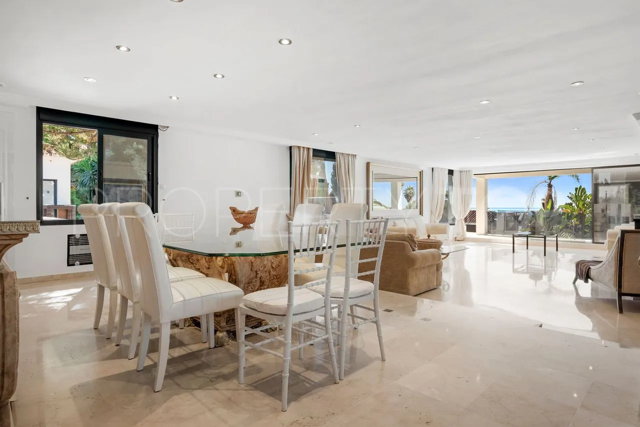 Elviria, villa en venta de 8 dormitorios