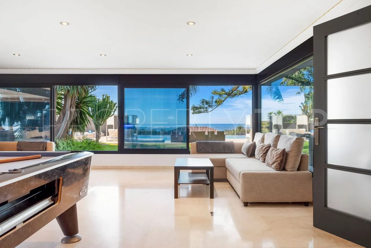 Elviria, villa en venta de 8 dormitorios