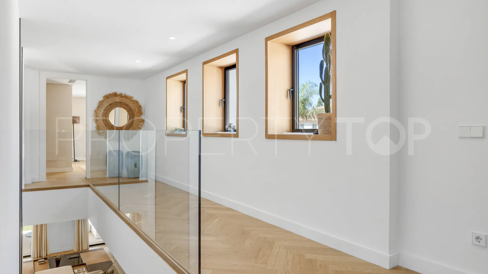 Comprar villa con 6 dormitorios en Casasola