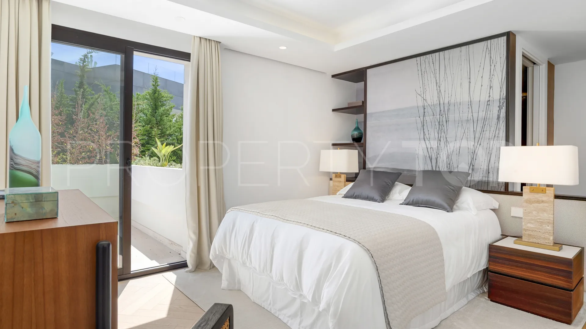 Comprar villa con 6 dormitorios en Casasola