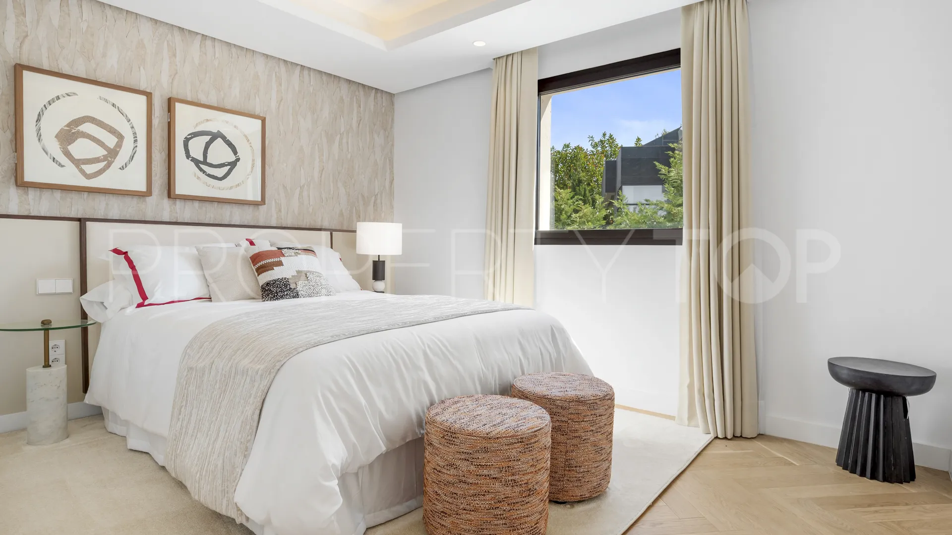 Comprar villa con 6 dormitorios en Casasola