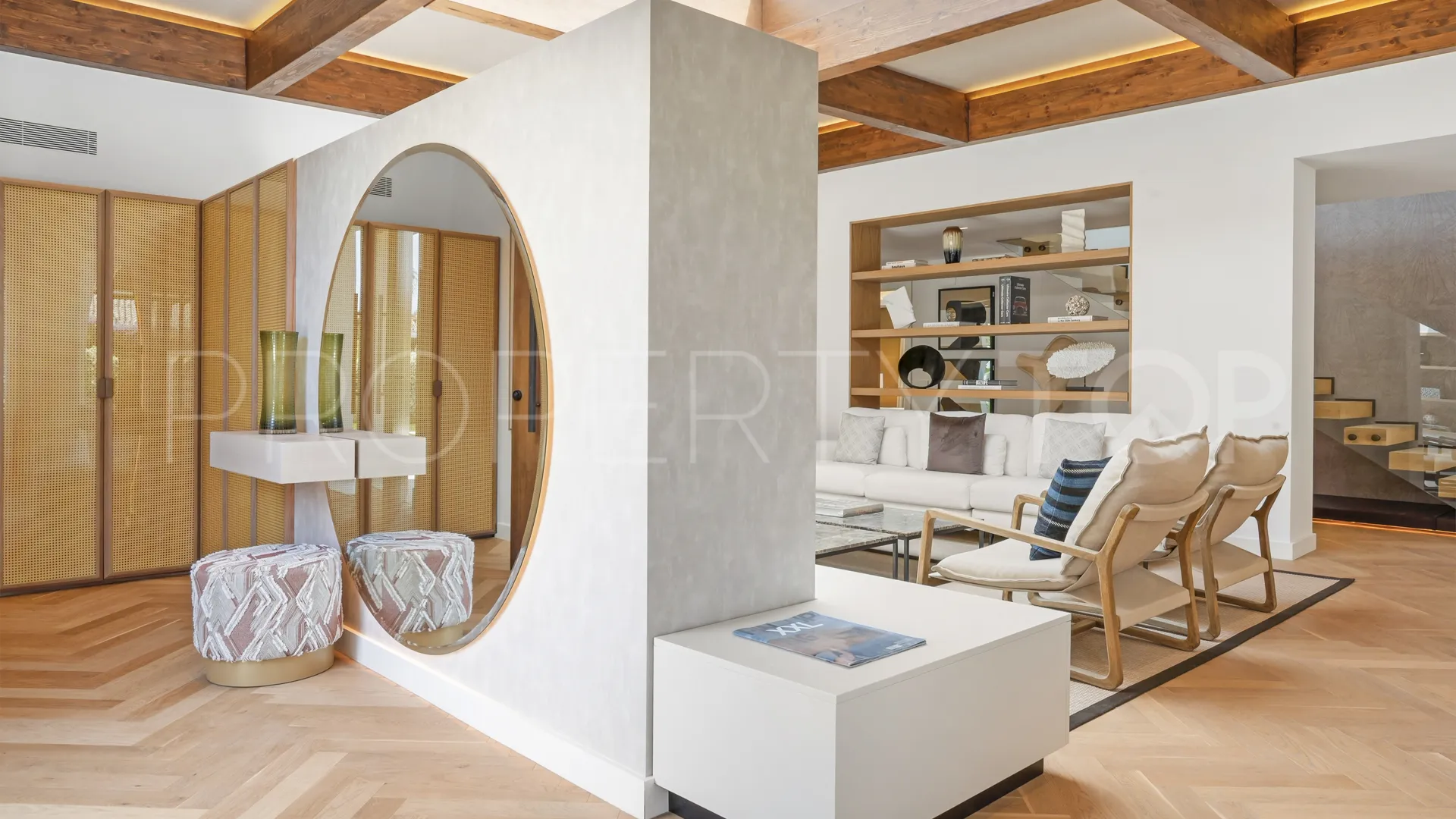 Comprar villa con 6 dormitorios en Casasola
