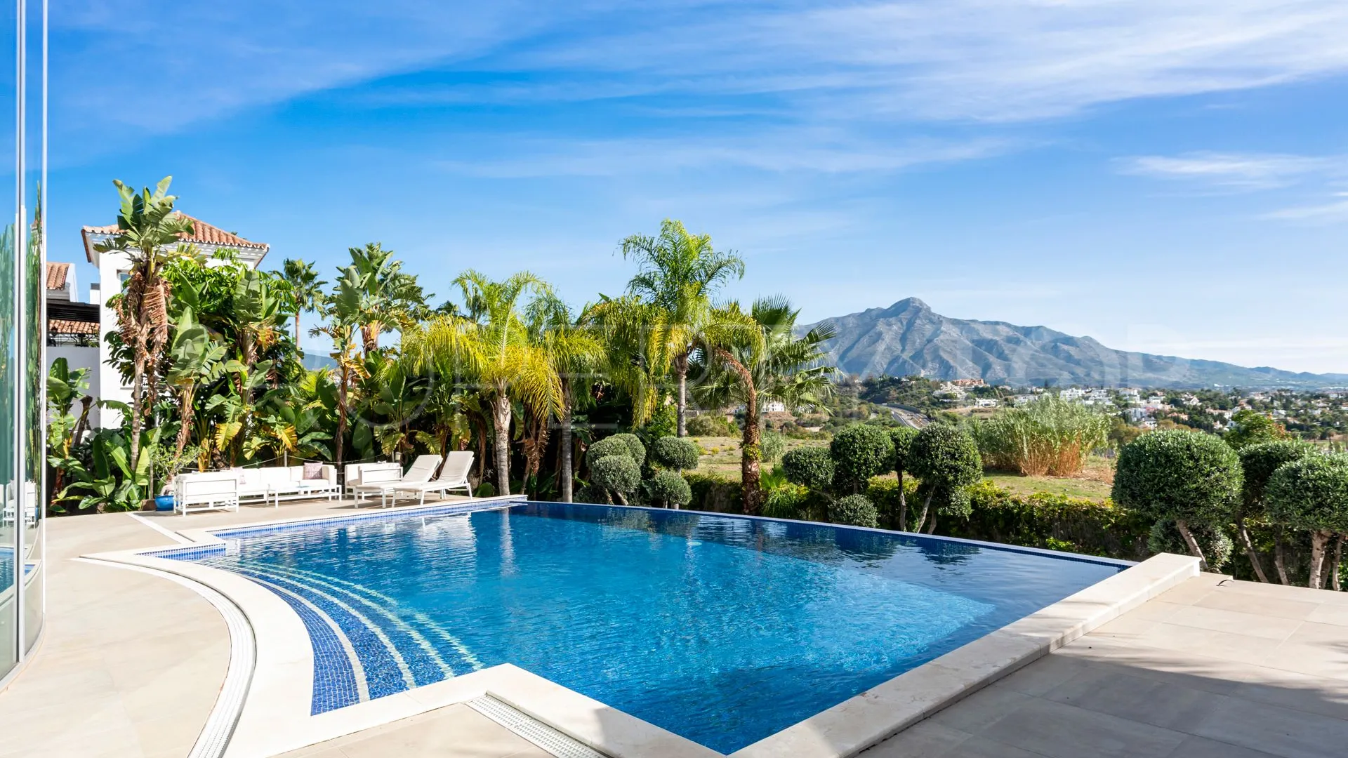 Comprar villa en La Quinta con 3 dormitorios