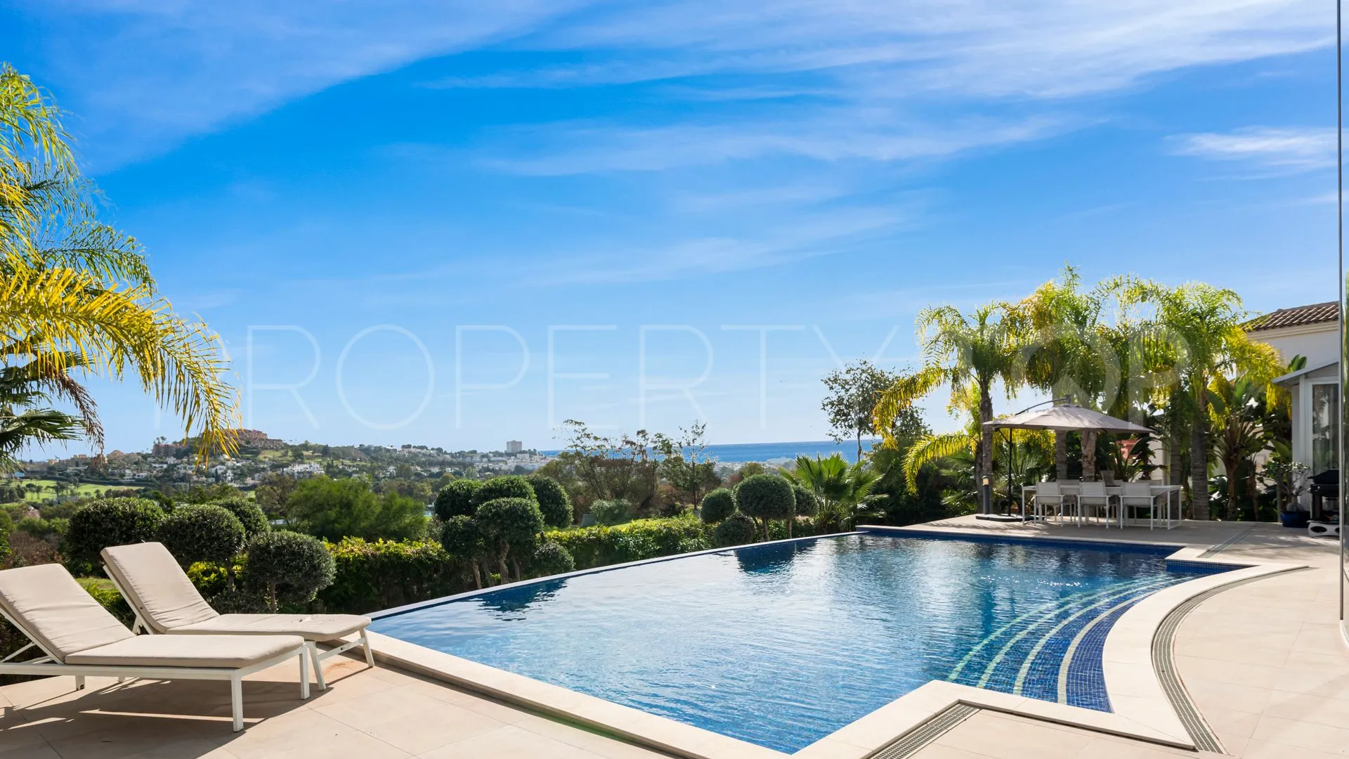 Comprar villa en La Quinta con 3 dormitorios