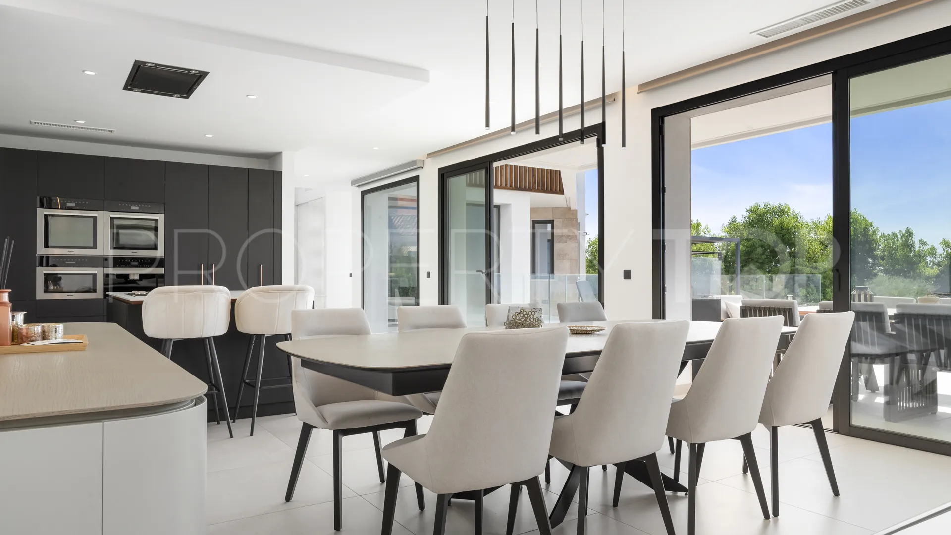 Villa en venta en Benahavis