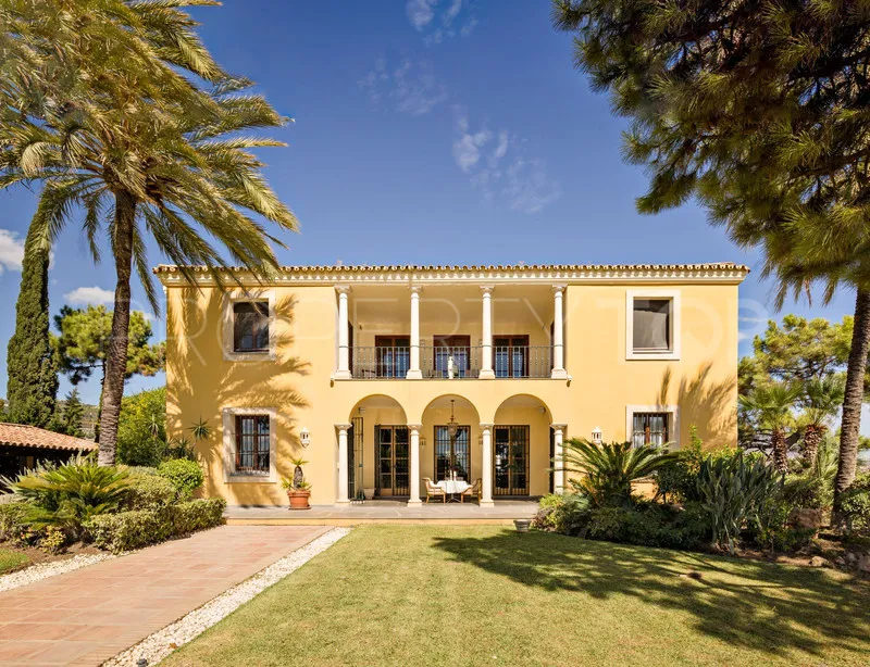 Villa con 6 dormitorios en venta en Benahavis