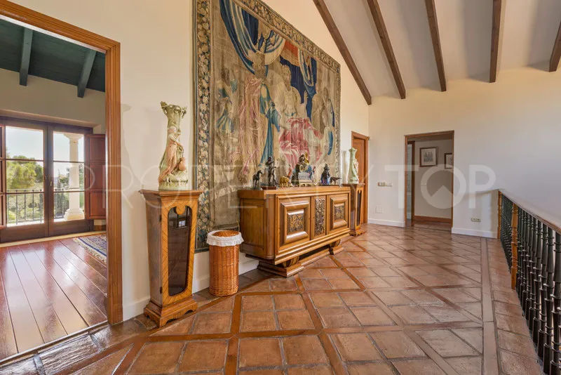 Villa con 6 dormitorios en venta en Benahavis