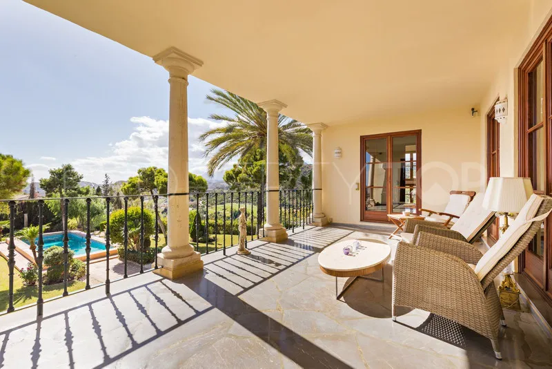 Villa con 6 dormitorios en venta en Benahavis