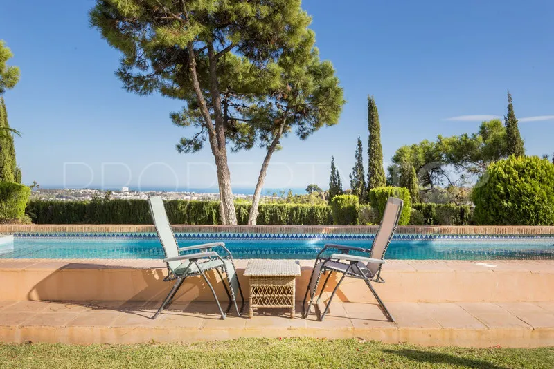 Villa con 6 dormitorios en venta en Benahavis
