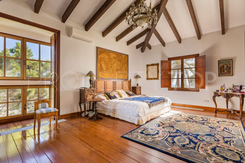 Villa con 6 dormitorios en venta en Benahavis