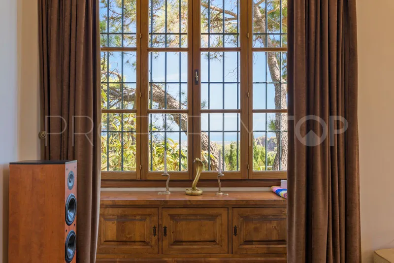 Villa con 6 dormitorios en venta en Benahavis