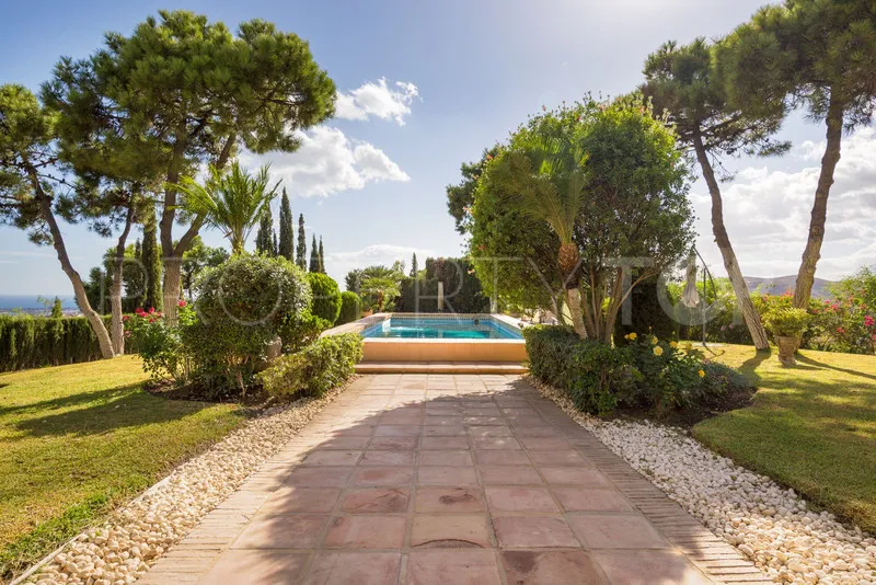 Villa con 6 dormitorios en venta en Benahavis