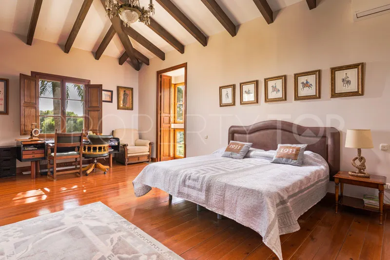 Villa con 6 dormitorios en venta en Benahavis