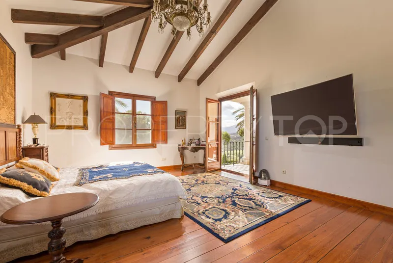 Villa con 6 dormitorios en venta en Benahavis