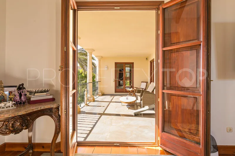 Villa con 6 dormitorios en venta en Benahavis