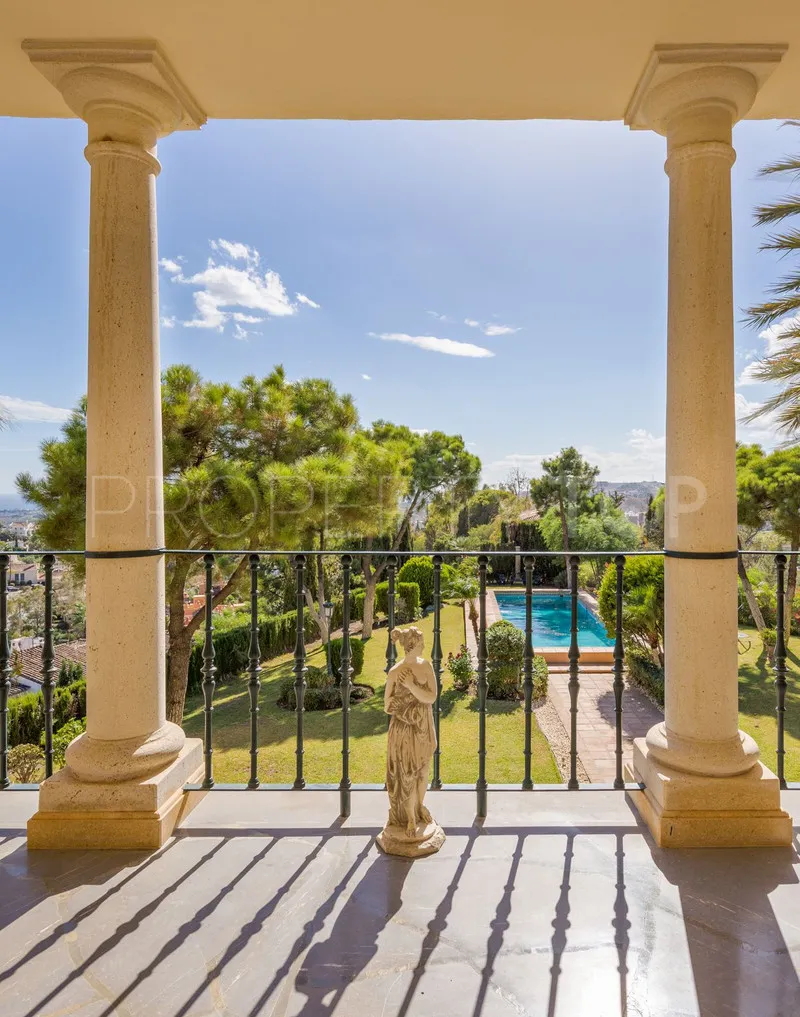 Villa con 6 dormitorios en venta en Benahavis
