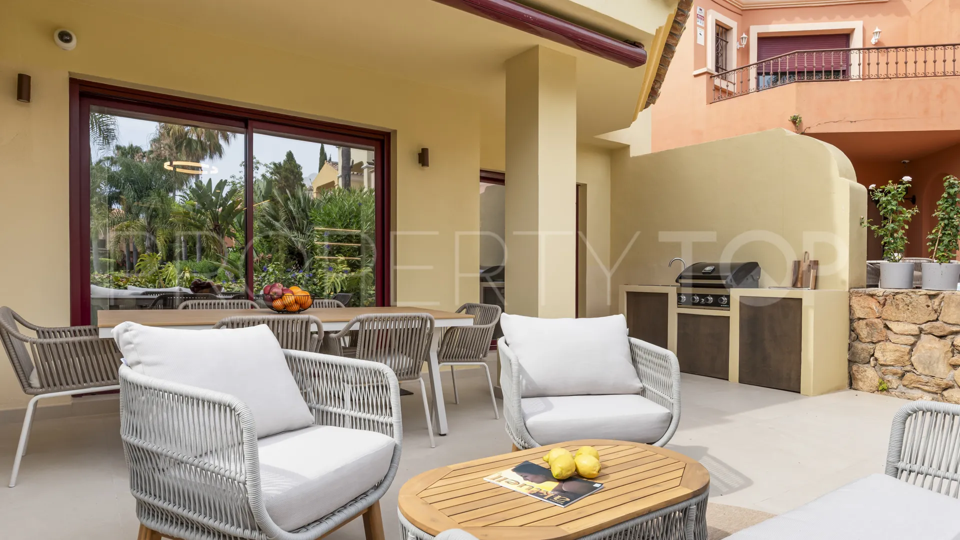 Pareado de 4 dormitorios en venta en Jardines de las Lomas