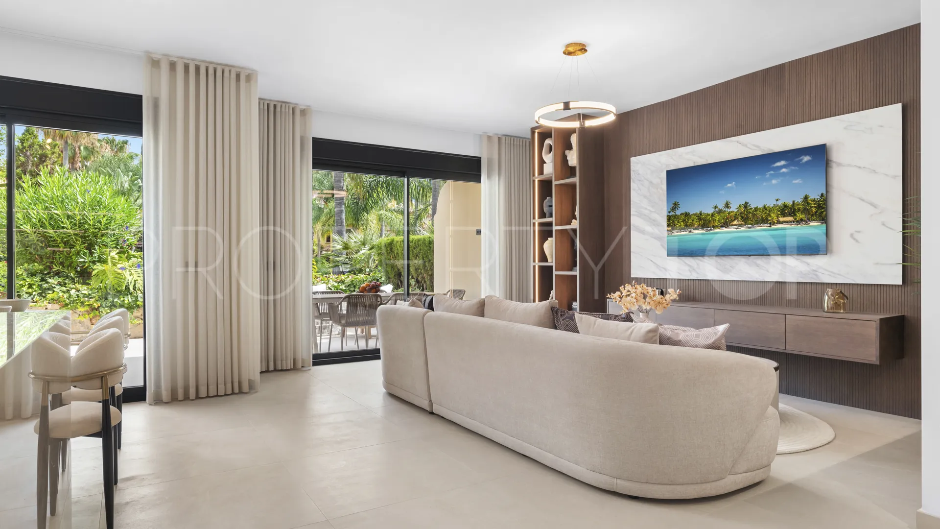 Pareado de 4 dormitorios en venta en Jardines de las Lomas