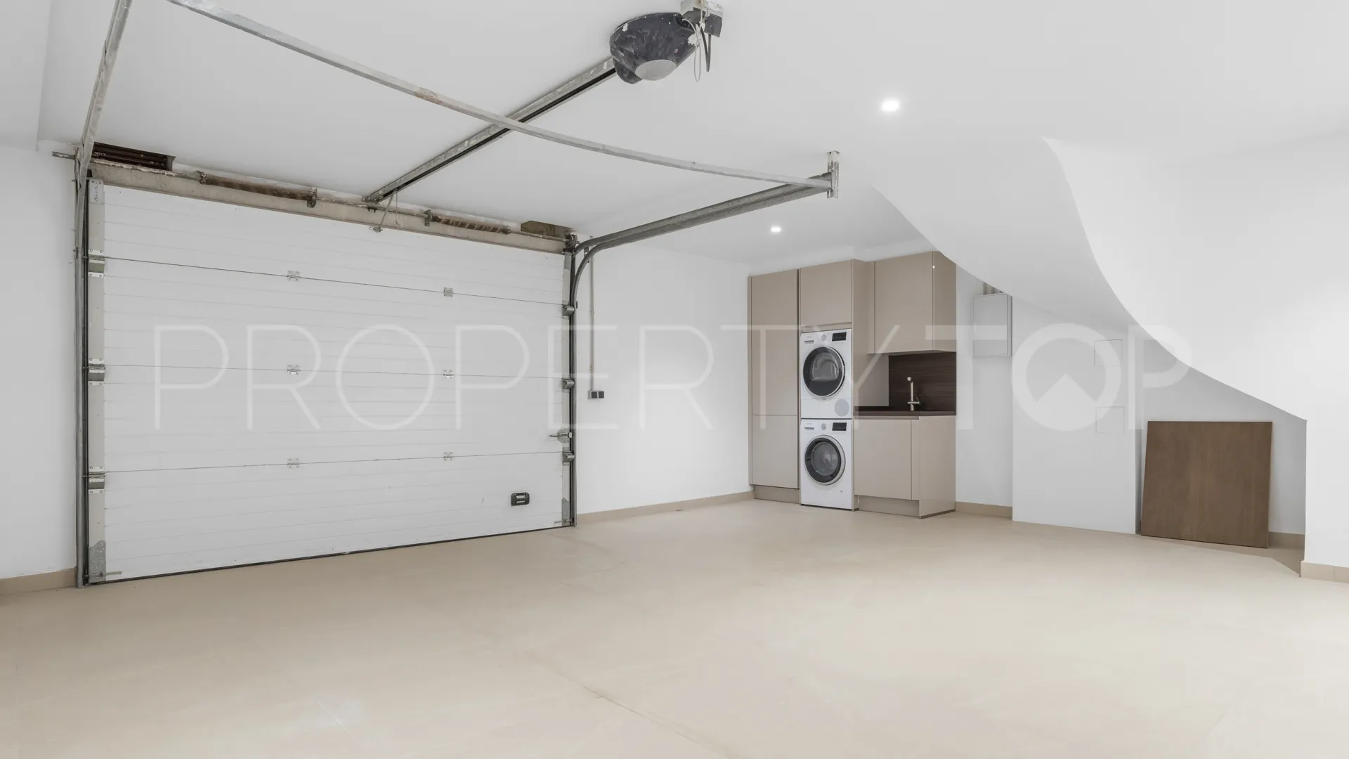 Pareado de 4 dormitorios en venta en Jardines de las Lomas