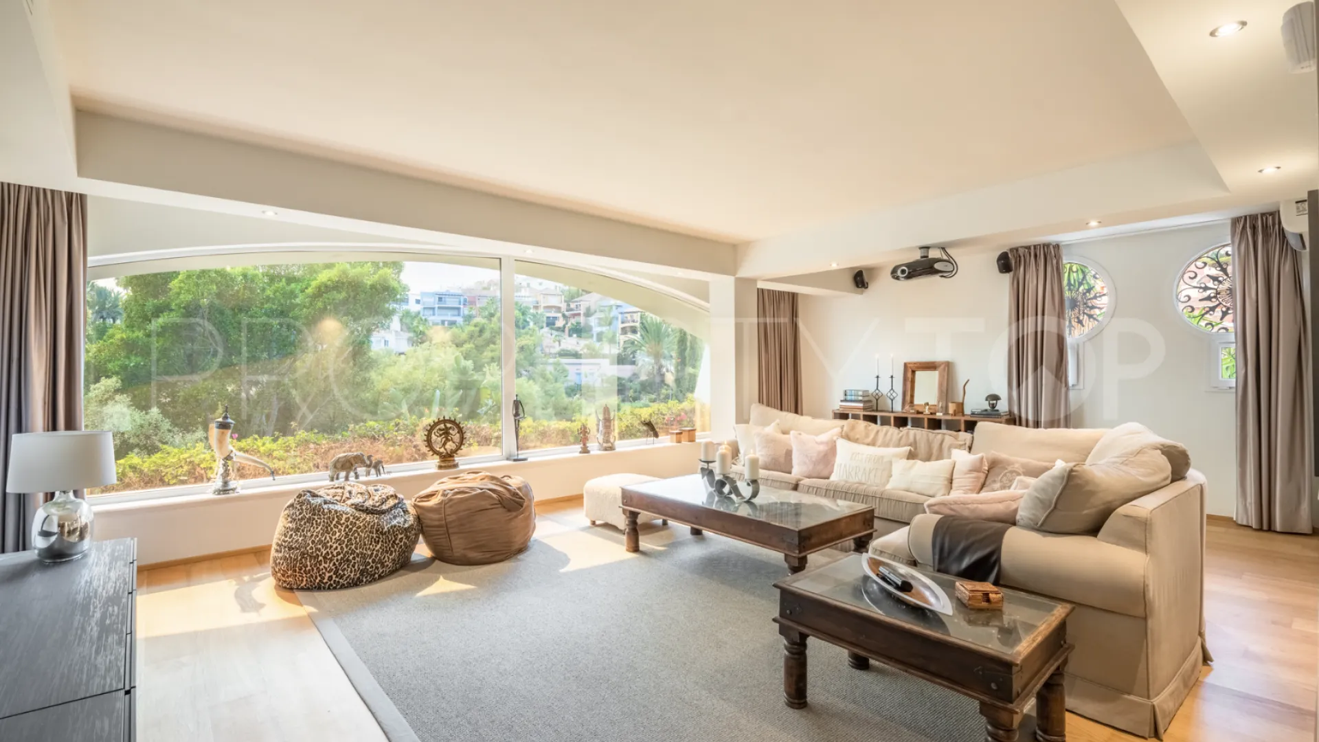 For sale Los Naranjos Golf villa with 4 bedrooms
