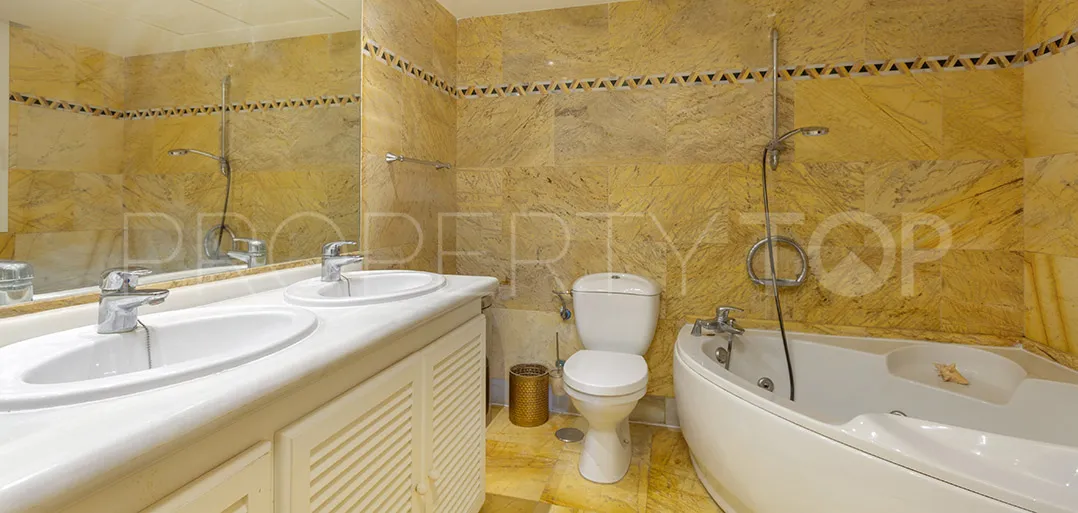 3 bedrooms apartment for sale in Magna Marbella