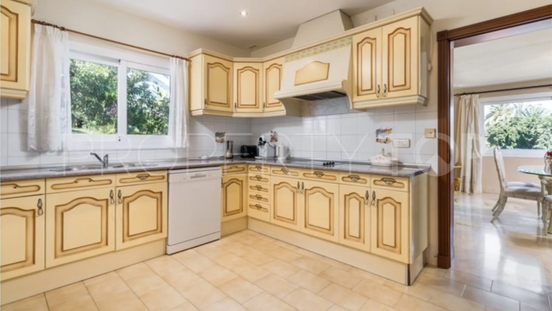 For sale Guadalmina Alta villa with 3 bedrooms