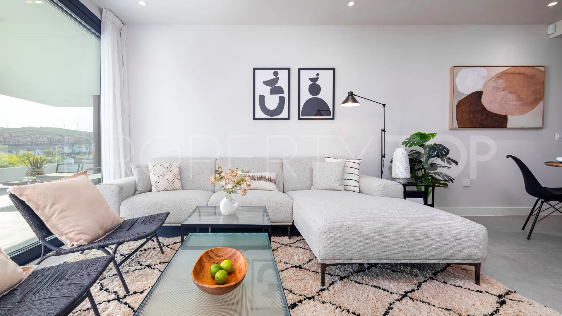 For sale Estepona West 3 bedrooms apartment