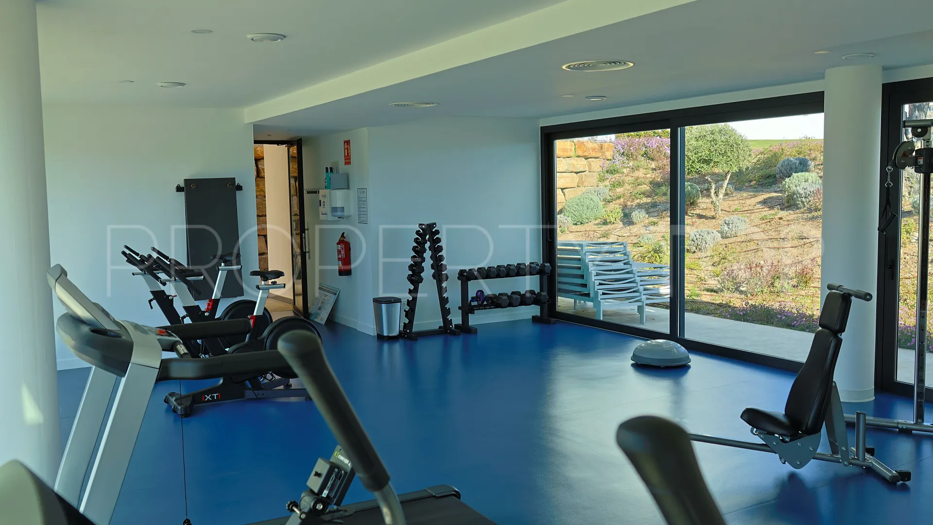 For sale Estepona West 3 bedrooms apartment