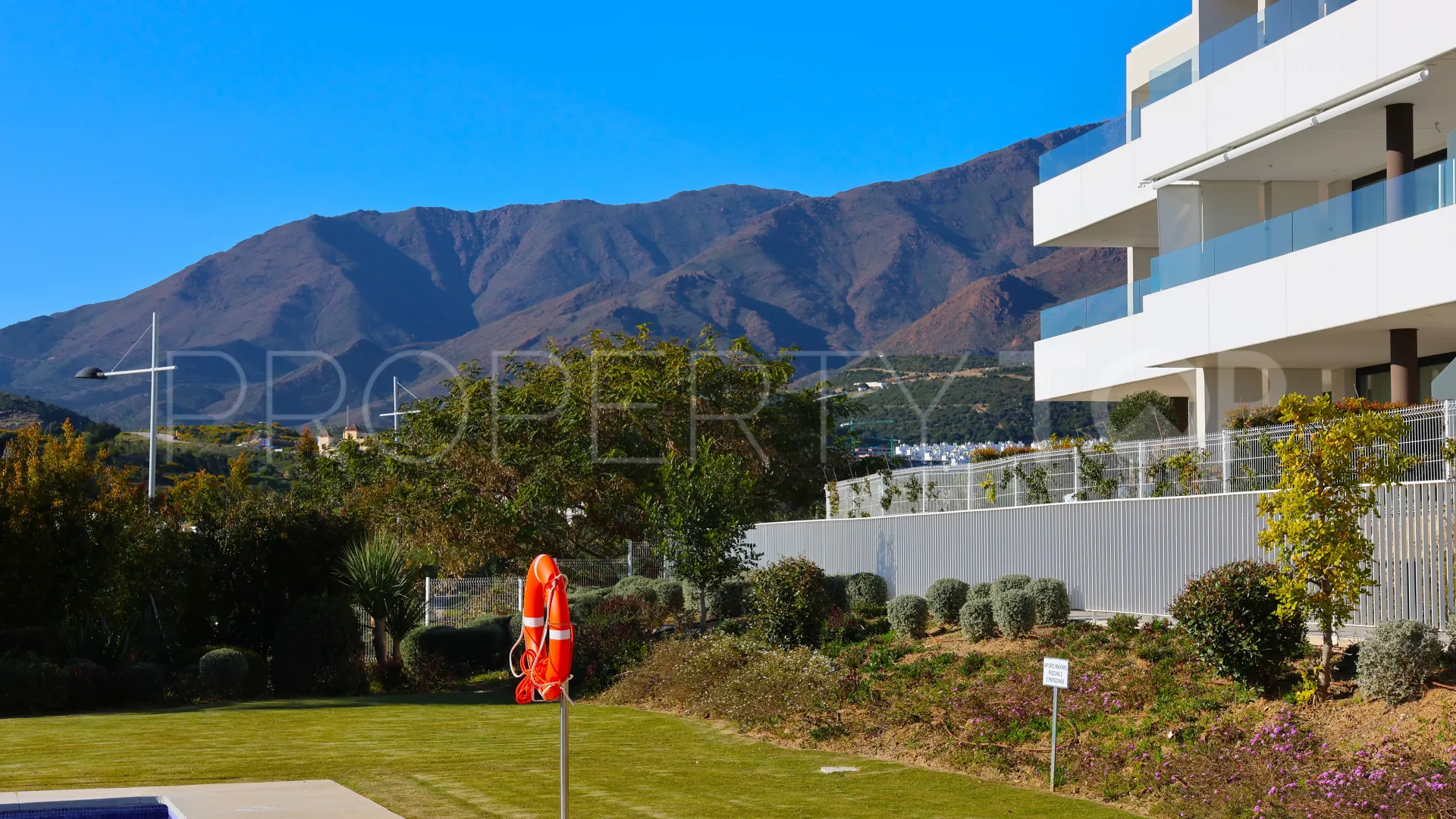 For sale Estepona West 3 bedrooms apartment