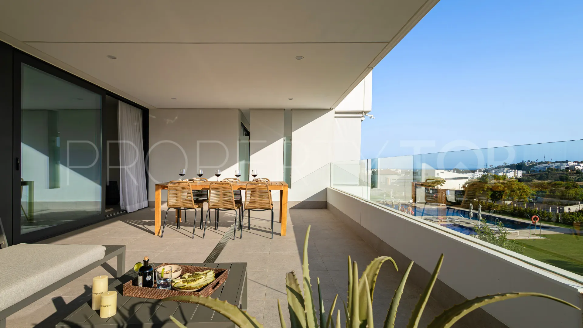 For sale Estepona West 3 bedrooms apartment