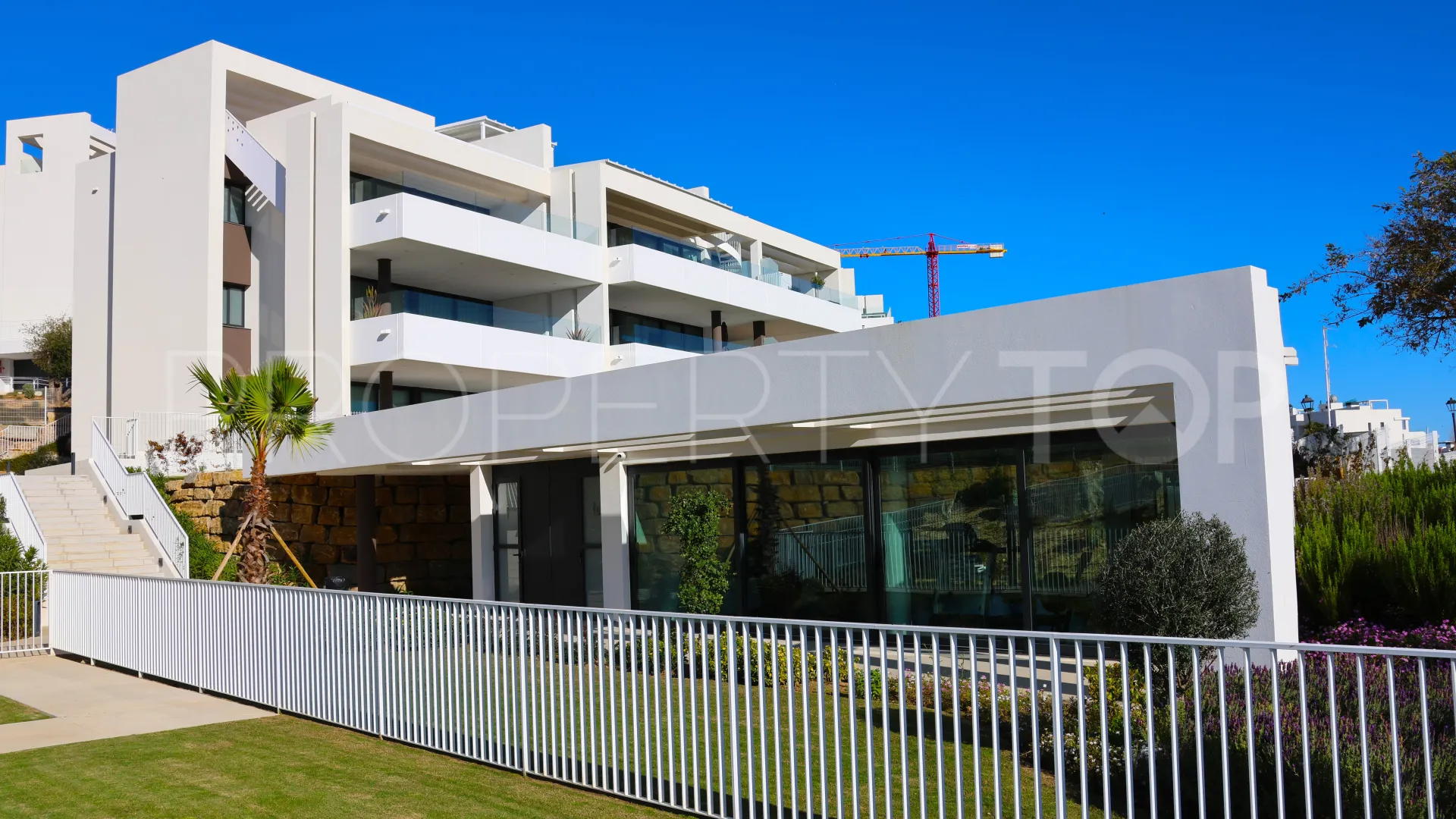 For sale Estepona West 3 bedrooms apartment