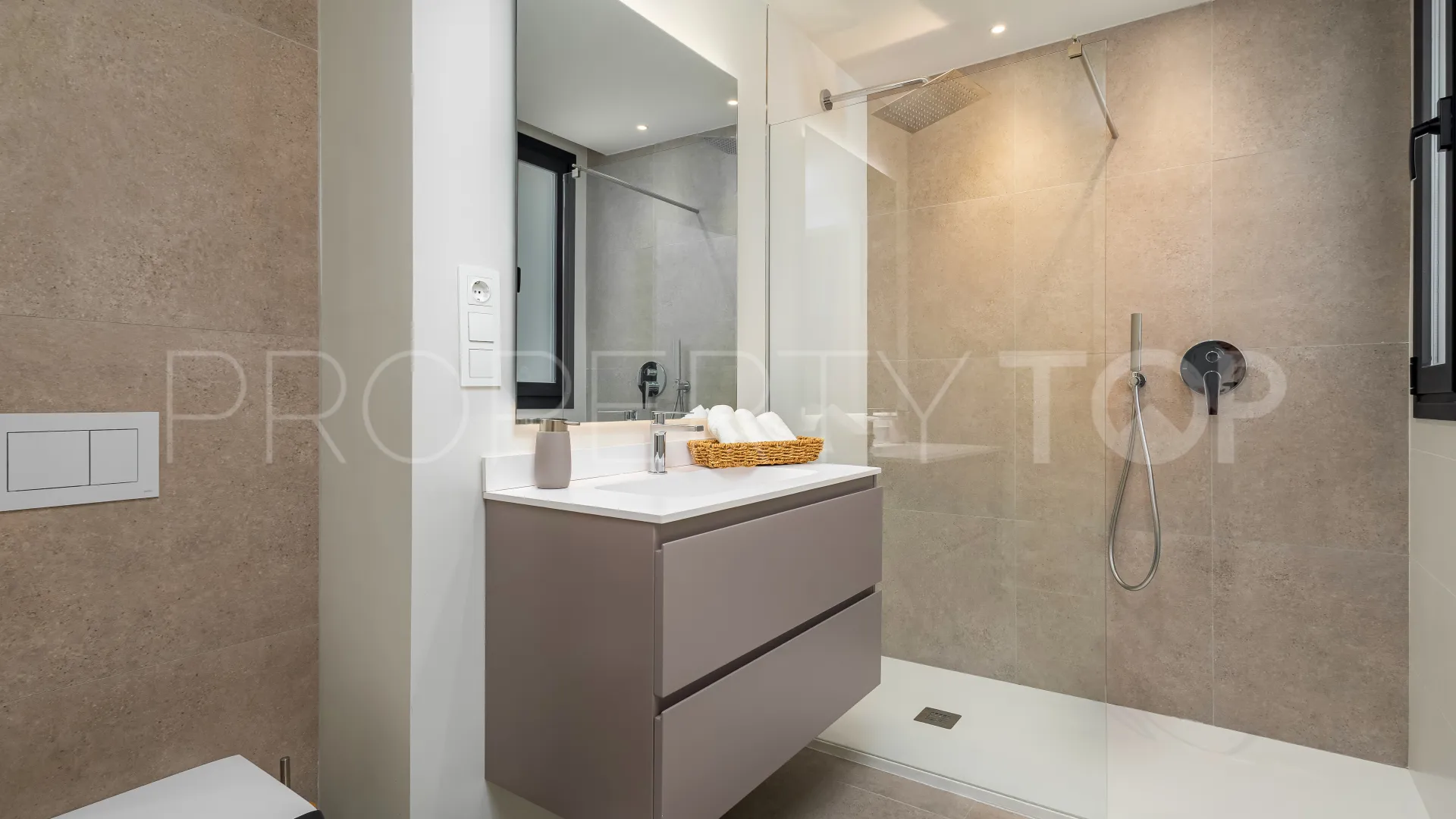 For sale Estepona West 3 bedrooms apartment