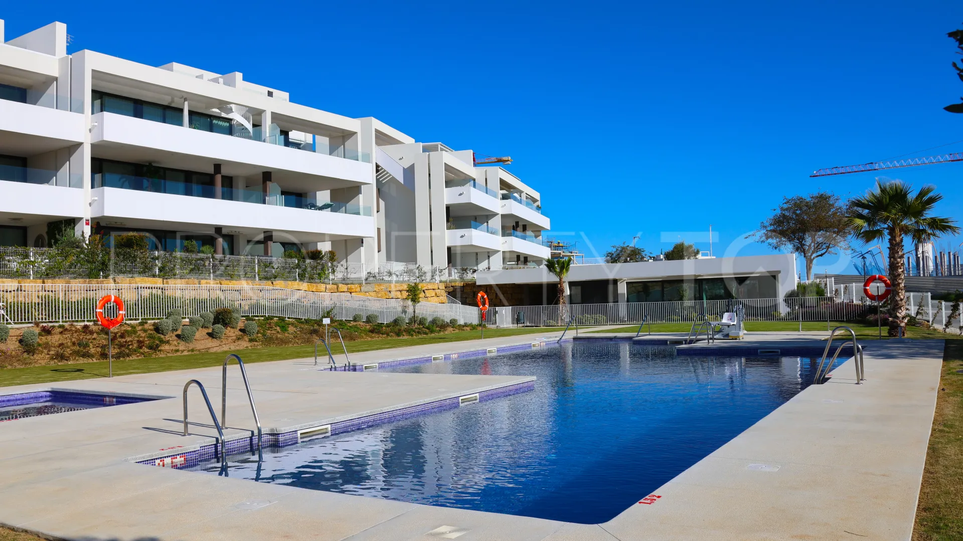 For sale Estepona West 3 bedrooms apartment