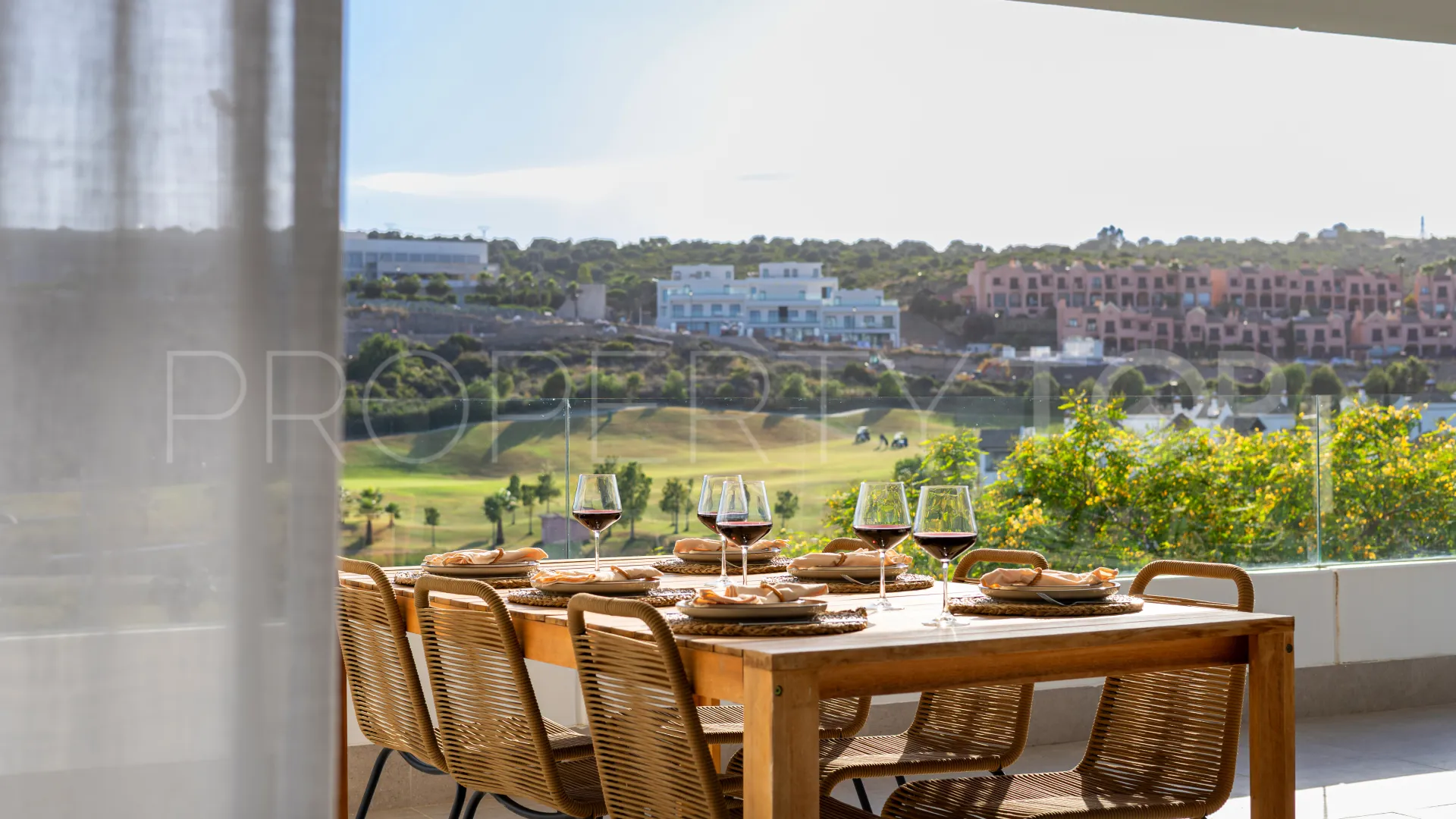 For sale Estepona West 3 bedrooms apartment