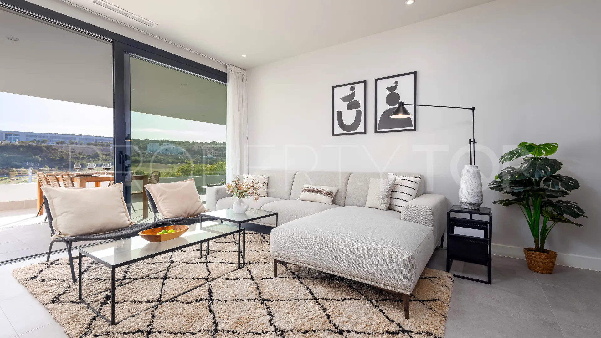 For sale Estepona West 3 bedrooms apartment