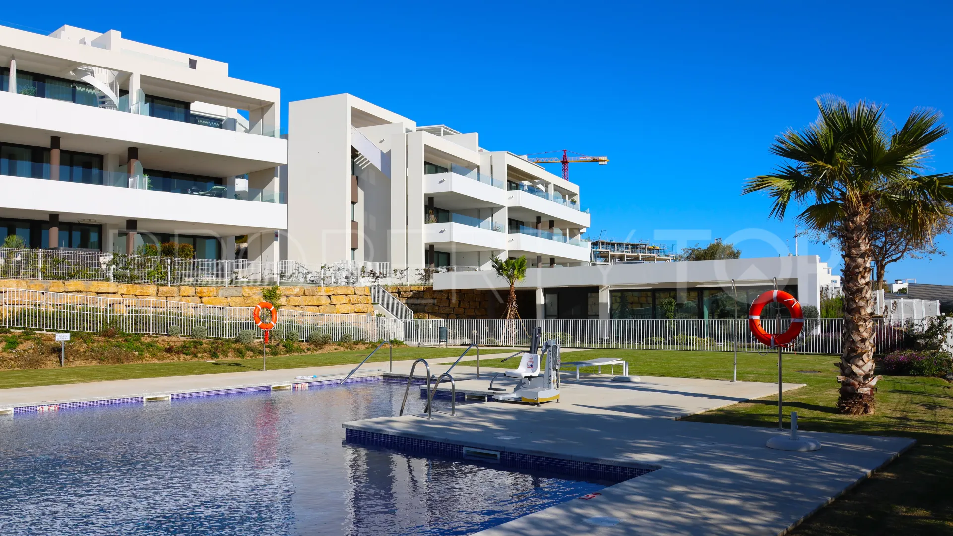 For sale Estepona West 3 bedrooms apartment