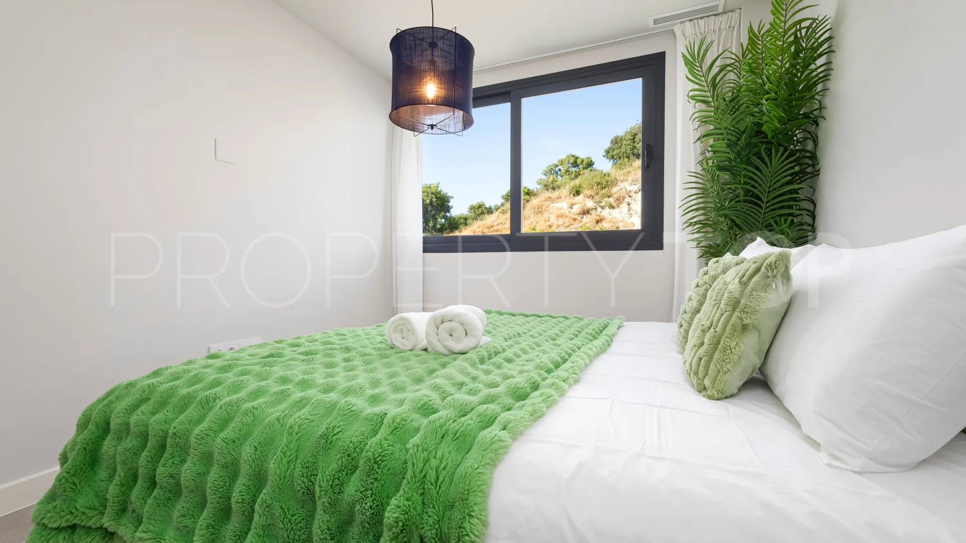 For sale Estepona West 3 bedrooms apartment