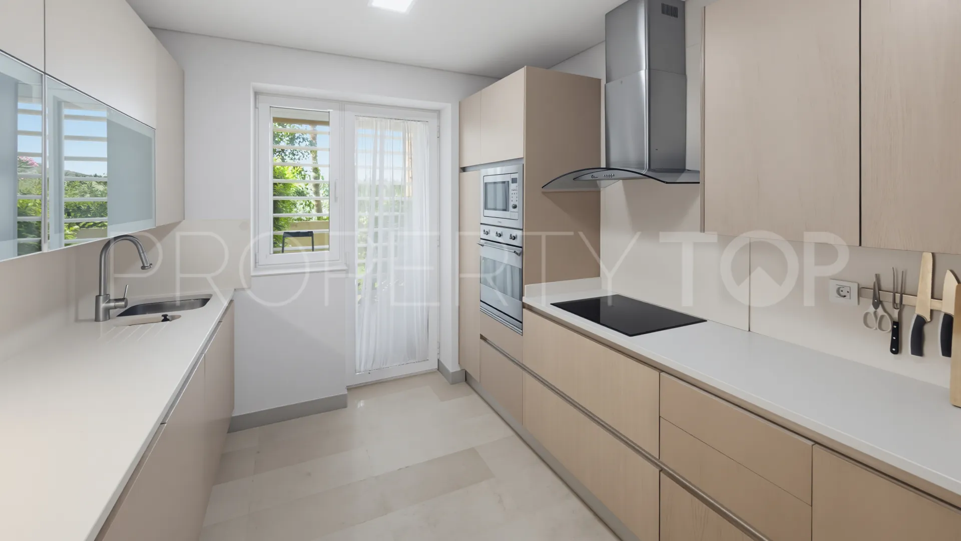 For sale ground floor apartment in Ribera del Marlin