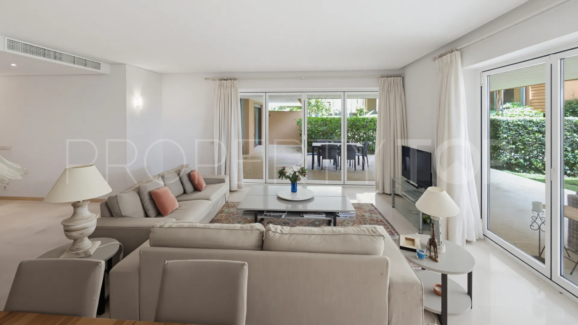 For sale ground floor apartment in Ribera del Marlin