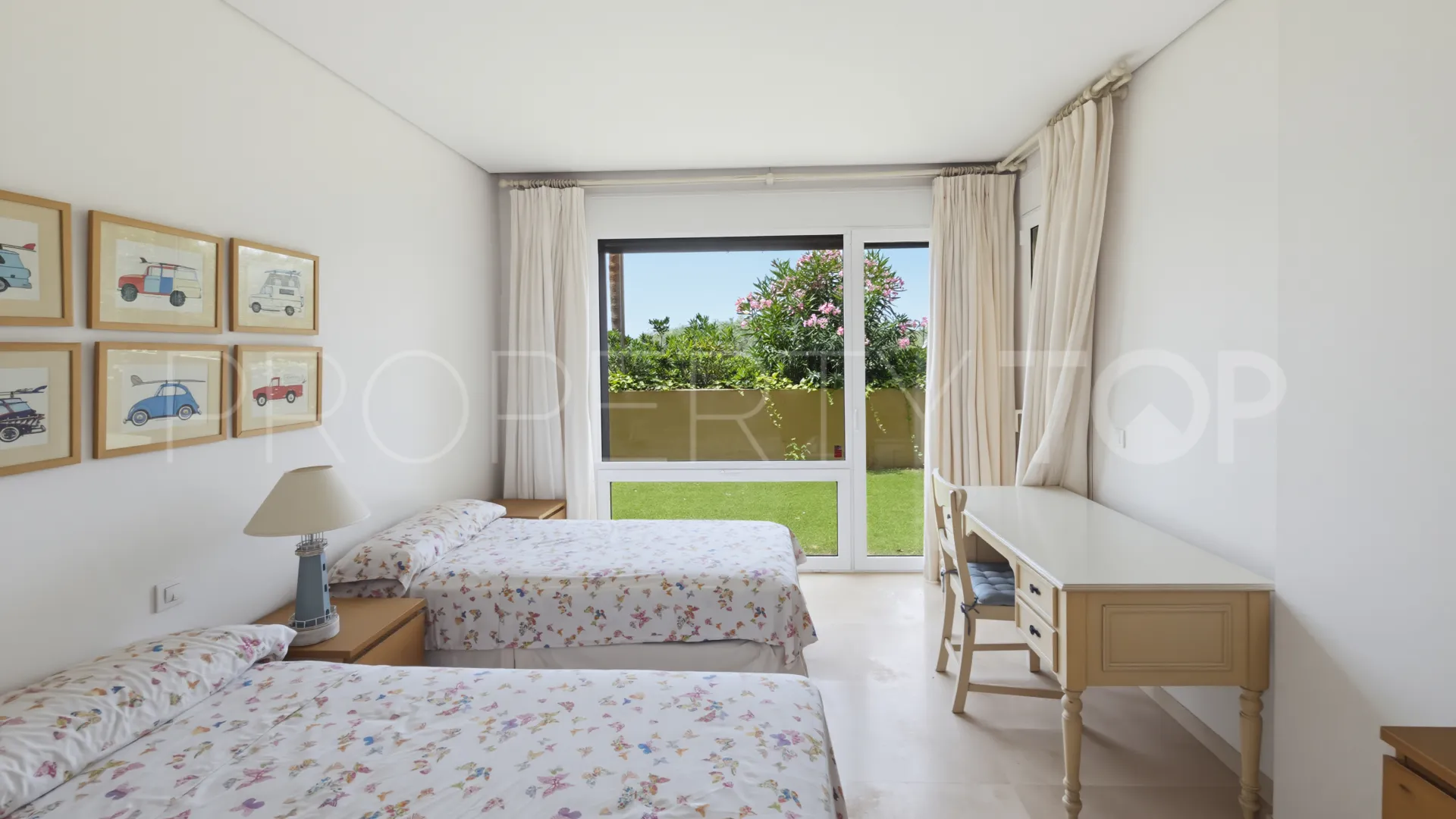 For sale ground floor apartment in Ribera del Marlin