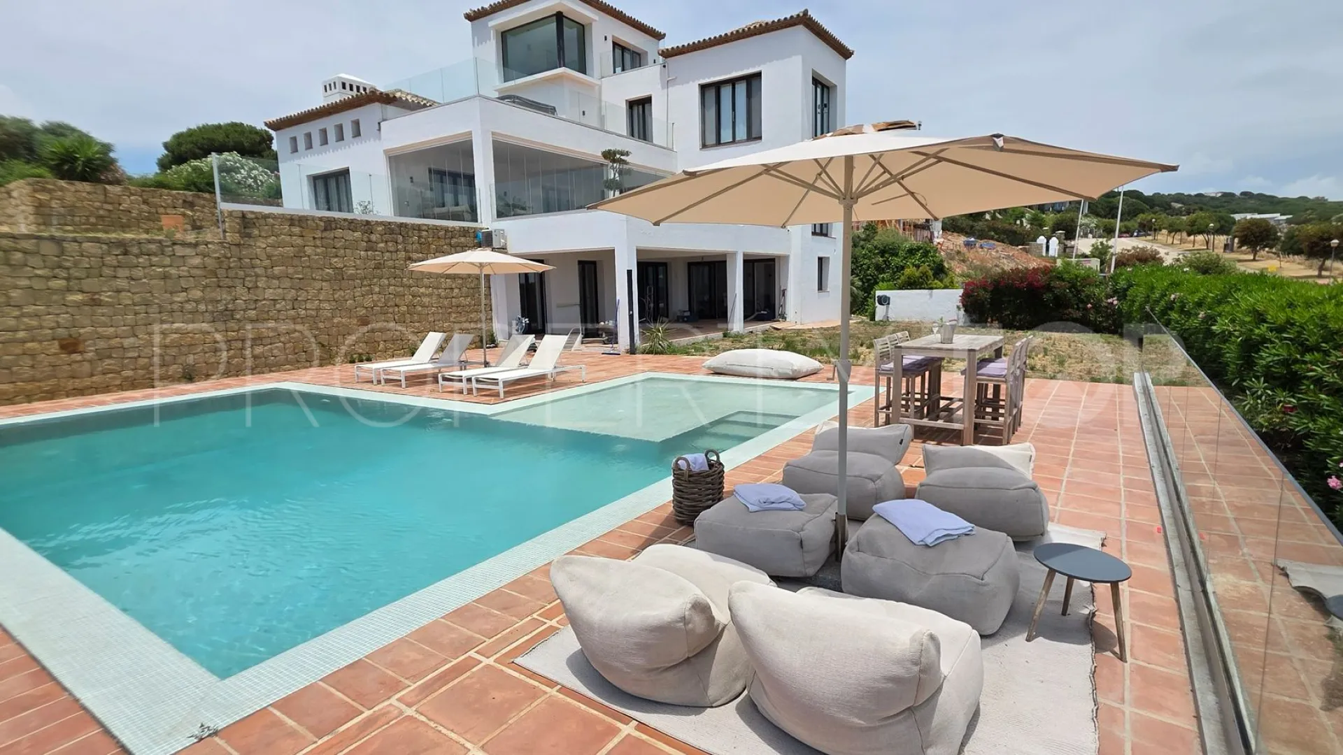 For sale villa with 5 bedrooms in Zona M