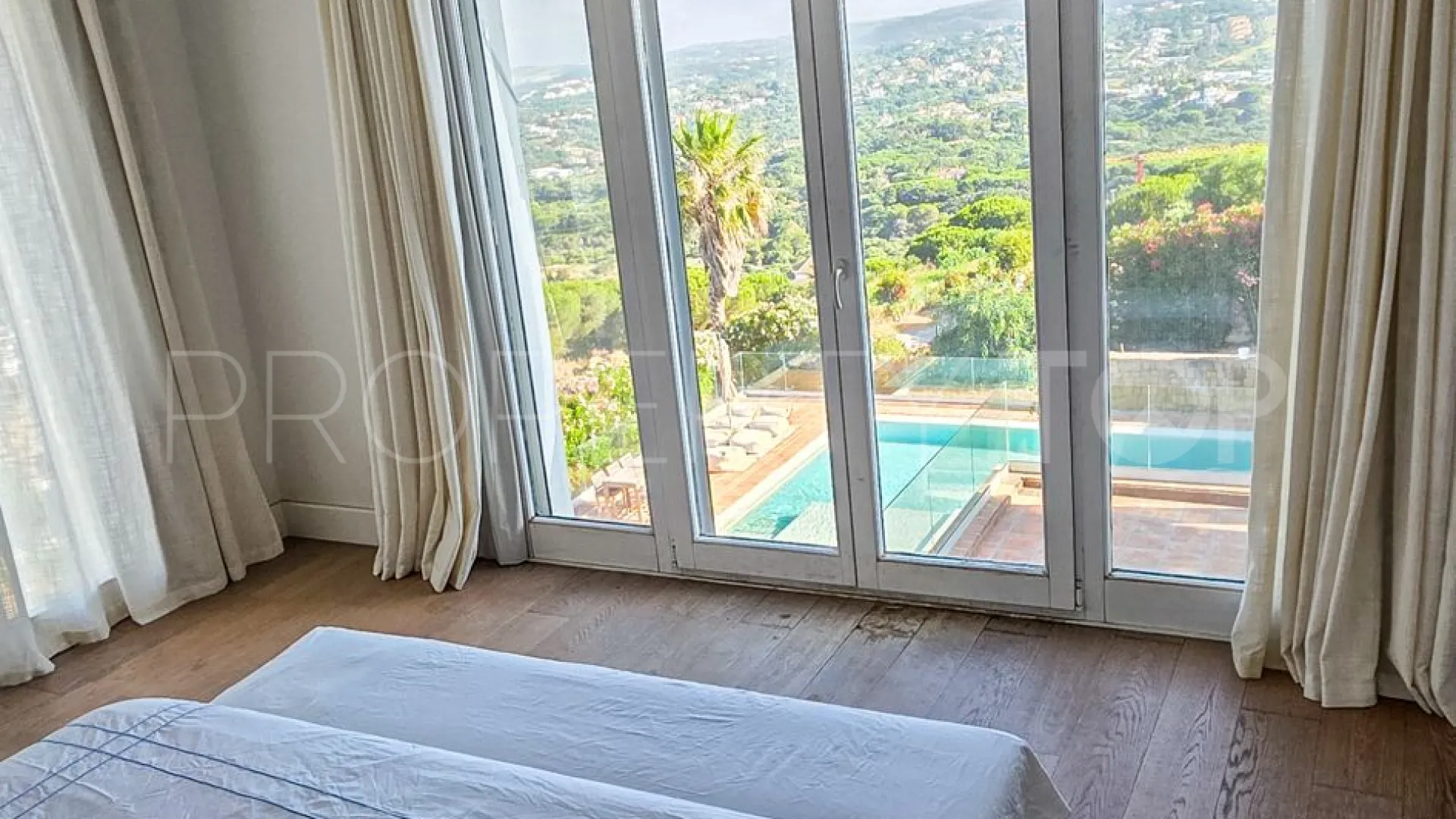For sale villa with 5 bedrooms in Zona M