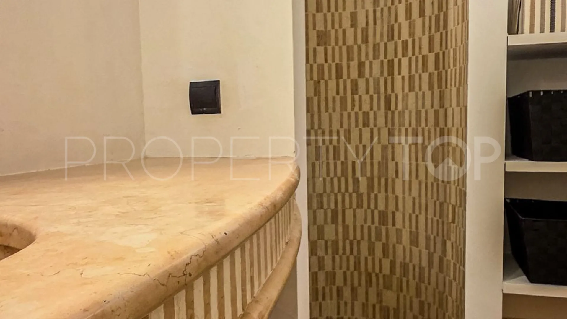 For sale villa with 5 bedrooms in Zona M