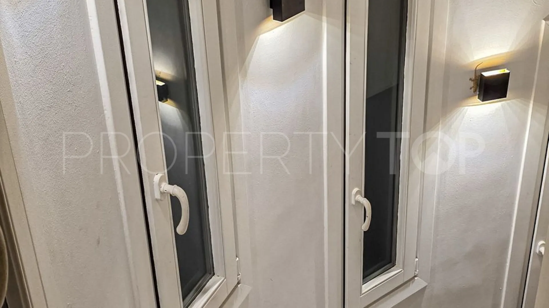 For sale villa with 5 bedrooms in Zona M