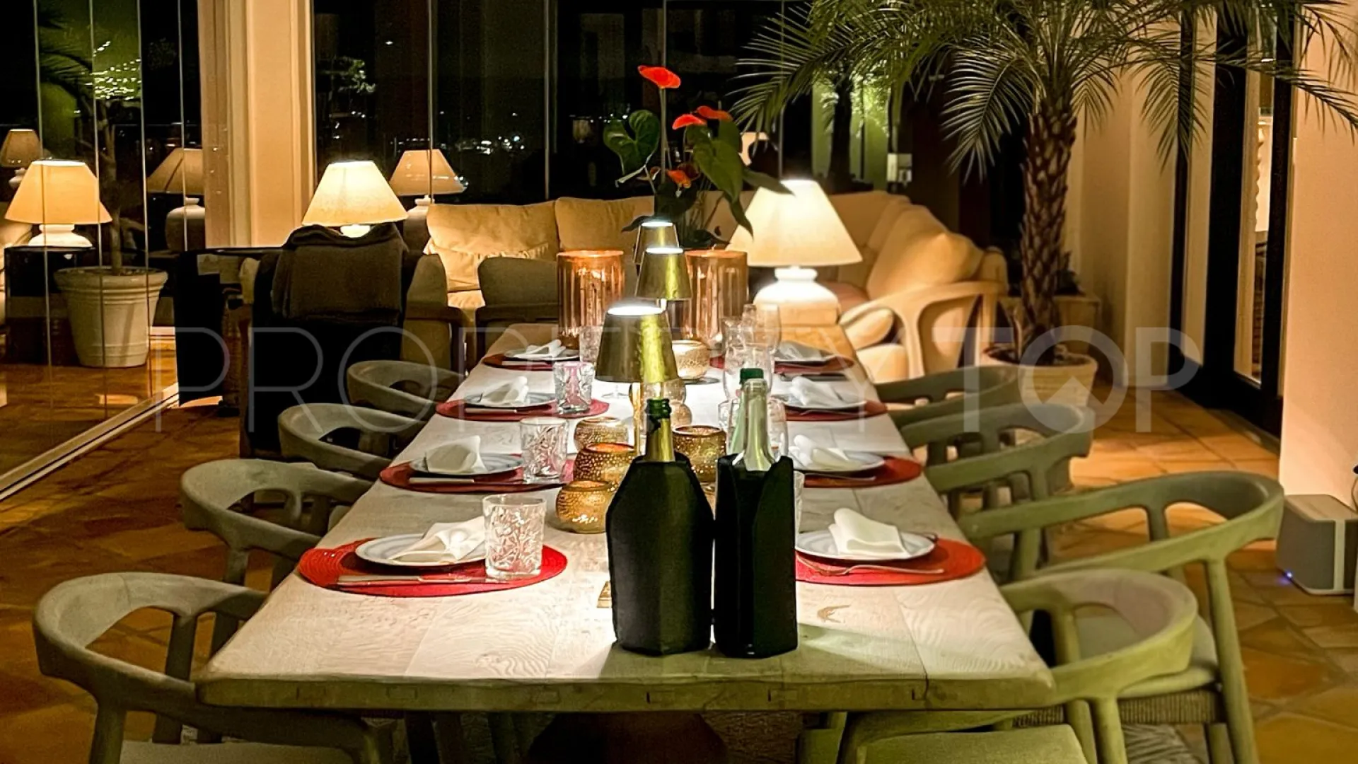For sale villa with 5 bedrooms in Zona M