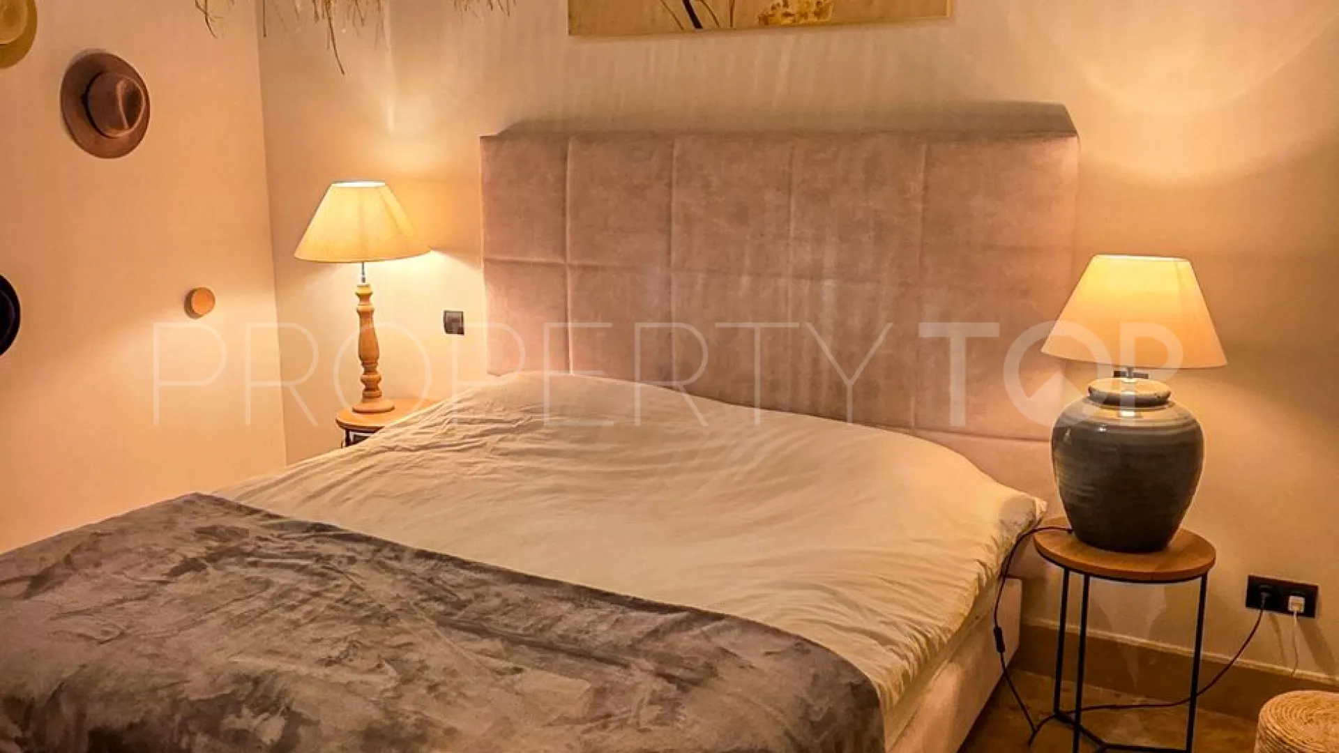 For sale villa with 5 bedrooms in Zona M