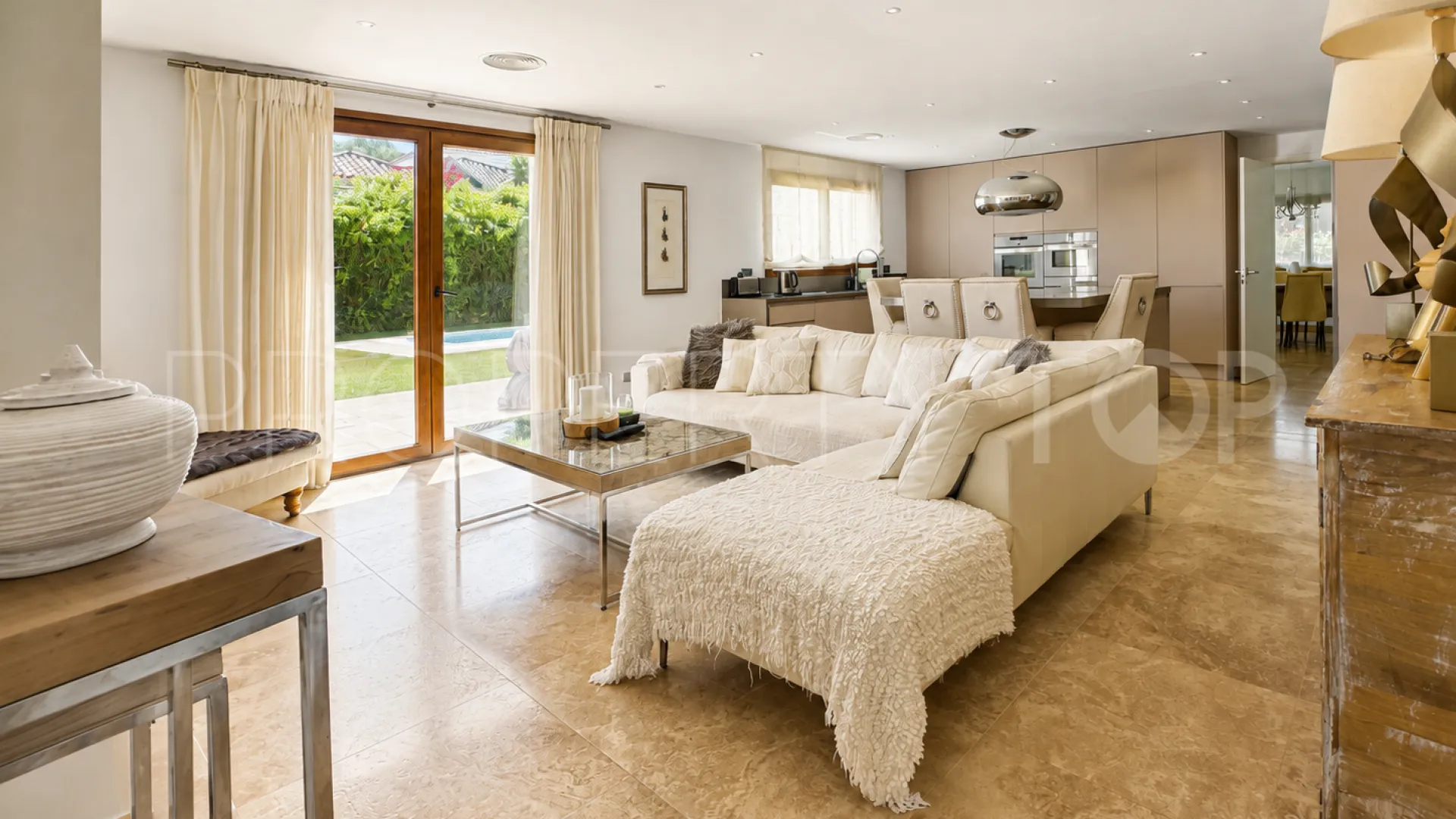 Villa con 4 dormitorios en venta en Sotogrande Costa